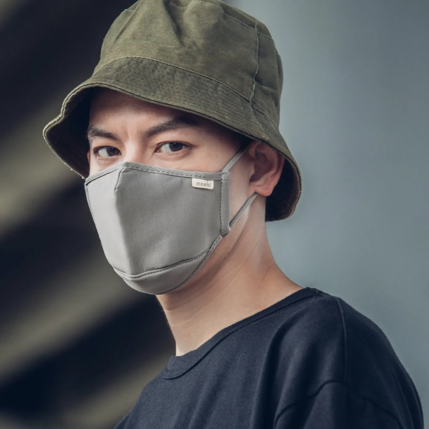 MOSHI OmniGuard Facial Mask with Anti-Bacterial Fabric - Large - Space Gray